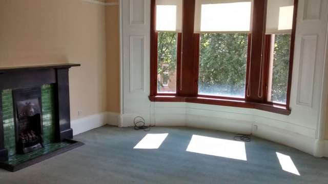  Image of 2 bedroom Flat to rent in Albert Road Glasgow G42 at Albert Road ( Croshill Glasgow, G42 8UB