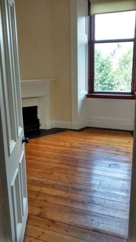  Image of 2 bedroom Flat to rent in Albert Road Glasgow G42 at Albert Road ( Croshill Glasgow, G42 8UB