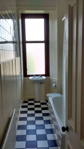  Image of 2 bedroom Flat to rent in Albert Road Glasgow G42 at Albert Road ( Croshill Glasgow, G42 8UB
