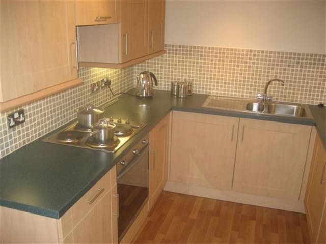  Image of 2 bedroom Flat to rent in Albion Gardens Edinburgh EH7 at Lochend Edinburgh Edinburgh, EH7 5QL