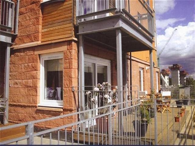  Image of 2 bedroom Flat to rent in Albion Gardens Edinburgh EH7 at Lochend Edinburgh Edinburgh, EH7 5QL