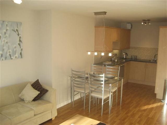  Image of 2 bedroom Flat to rent in Albion Gardens Edinburgh EH7 at Lochend Edinburgh Edinburgh, EH7 5QL