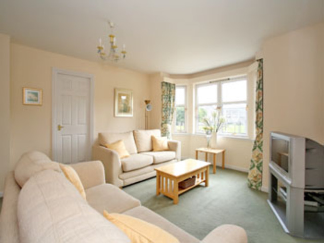  Image of 2 bedroom Flat to rent in Albury Mansions Aberdeen AB11 at Ferryhill Aberdeen Aberdeen, AB11 6TJ