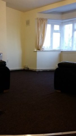 Image of 3 bedroom Flat to rent in Aldborough Road North Ilford IG2 at ALDBOROUGH COURT ALDBOROUGH ROAD NORTH NEWBURY PARK, IG2 7ST