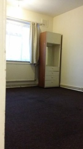  Image of 3 bedroom Flat to rent in Aldborough Road North Ilford IG2 at ALDBOROUGH COURT ALDBOROUGH ROAD NORTH NEWBURY PARK, IG2 7ST
