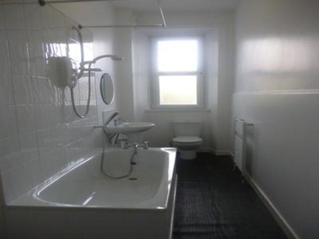  Image of 3 bedroom Flat to rent in Alexandra Place Stirling FK8 at Stirling  Stirling, FK8 1UN