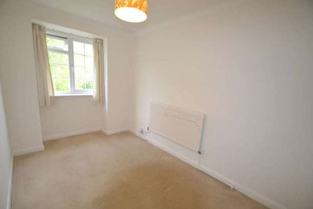  Image of 2 bedroom Apartment to rent in Alexandra Road Epsom KT17 at Alexandra Road  Epsom, KT17 4BY