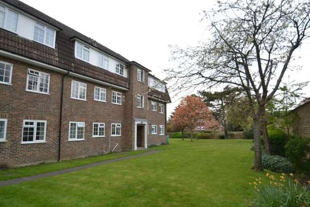  Image of 2 bedroom Apartment to rent in Alexandra Road Epsom KT17 at Alexandra Road  Epsom, KT17 4BY