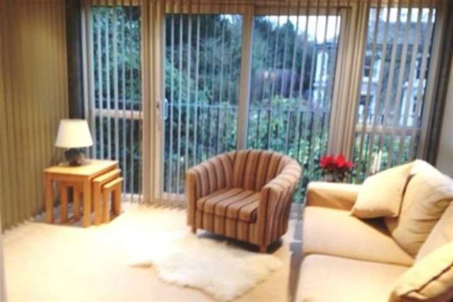  Image of 2 bedroom Flat to rent in Archers Road Shirley Southampton SO15 at Southampton, SO15 2LQ