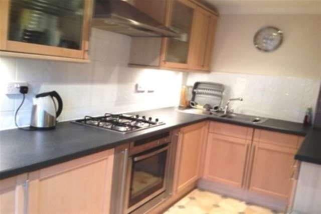  Image of 2 bedroom Flat to rent in Archers Road Shirley Southampton SO15 at Southampton, SO15 2LQ