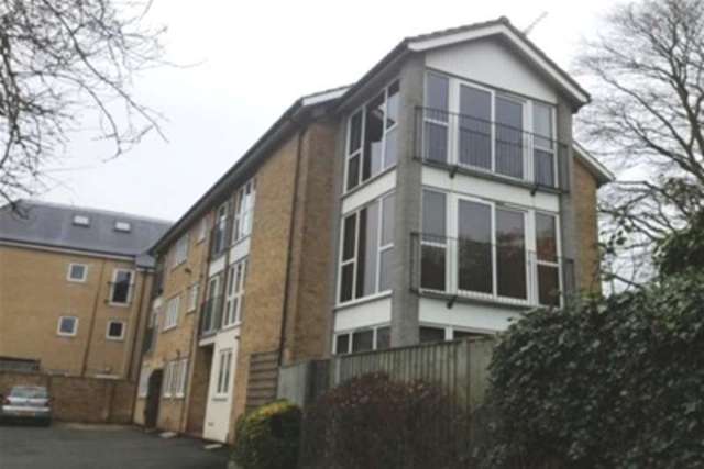  Image of 2 bedroom Flat to rent in Archers Road Shirley Southampton SO15 at Southampton, SO15 2LQ