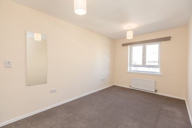  Image of 2 bedroom Flat to rent in Arneil Drive Edinburgh EH5 at Crewe Toll Edinburgh Edinburgh, EH5 2GR