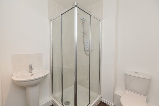  Image of 2 bedroom Flat to rent in Arneil Drive Edinburgh EH5 at Crewe Toll Edinburgh Edinburgh, EH5 2GR
