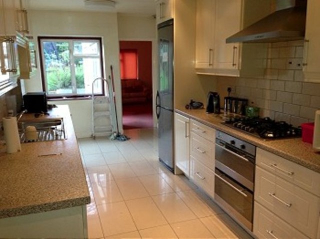  Image of 4 bedroom Detached house to rent in Arnos Grove London N14 at Arnos Grove  Southgate, N14 7AR