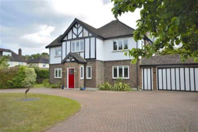  Image of 4 bedroom Detached house to rent in Ashley Close Walton-on-Thames KT12 at Walton-on-Thames, KT12 1BJ