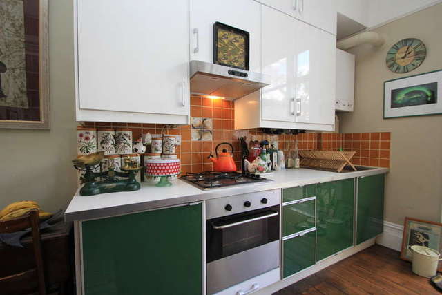 Image of Flat for sale in Avenue South Berrylands Surbiton KT5 at Surbiton Surrey, KT5 8PJ