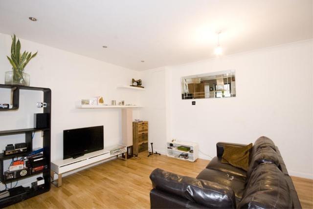  Image of 2 bedroom Flat to rent in Back Church Lane London E1 at London, E1 1LS