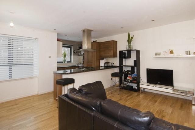 Image of 2 bedroom Flat to rent in Back Church Lane London E1 at London, E1 1LS