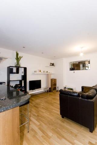  Image of 2 bedroom Flat to rent in Back Church Lane London E1 at London, E1 1LS