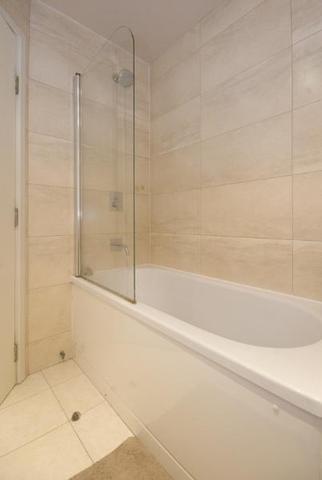  Image of 2 bedroom Flat to rent in Back Church Lane London E1 at London, E1 1LS
