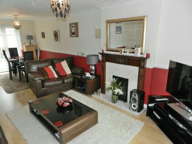  Image of 3 bedroom Detached house for sale in Bakewell Road Long Eaton Nottingham NG10 at Bakewell Road  Long Eaton, NG10 1NX