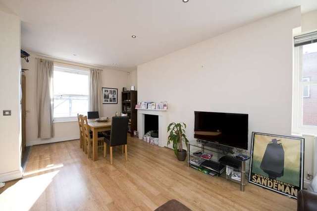  Image of 1 bedroom Flat to rent in Balham Grove London SW12 at Balham Grove  London, SW12 8AZ