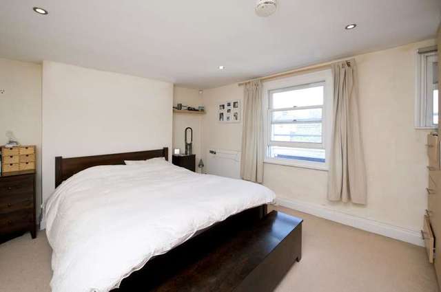  Image of 1 bedroom Flat to rent in Balham Grove London SW12 at Balham Grove  London, SW12 8AZ