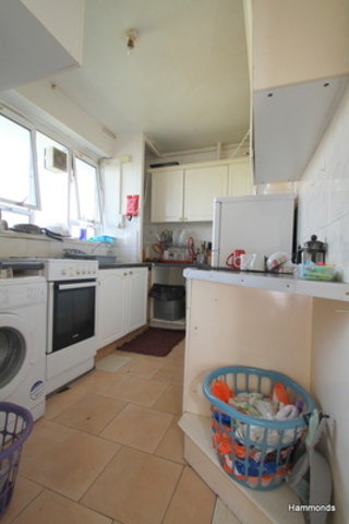  Image of 4 bedroom Flat to rent in Ernest Street London E1 at Bantry House  London, E1 4QX