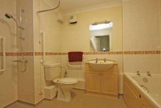  Image of 1 bedroom Retirement Property for sale in Oyster Lane Byfleet West Byfleet KT14 at Byfleet Surrey Byfleet, KT14 7HJ