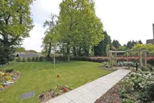  Image of 1 bedroom Retirement Property for sale in Oyster Lane Byfleet West Byfleet KT14 at Byfleet Surrey Byfleet, KT14 7HJ