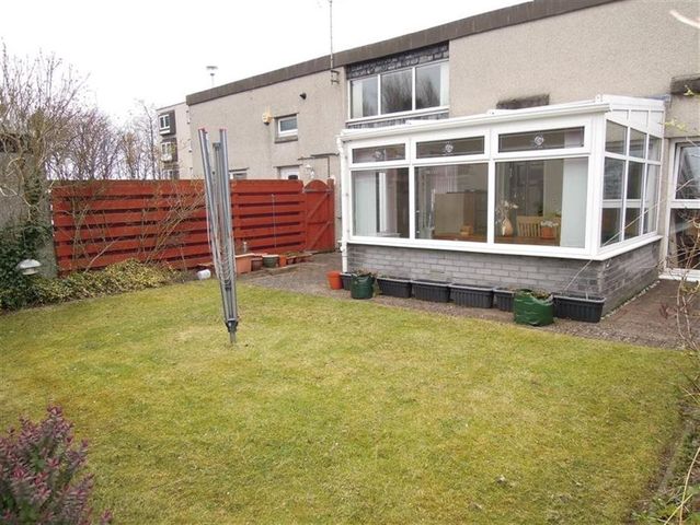  Image of 3 bedroom Detached house to rent in Barntongate Avenue Edinburgh EH4 at Barnton Edinburgh Edinburgh, EH4 8BH