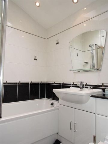  Image of 3 bedroom Detached house to rent in Barntongate Avenue Edinburgh EH4 at Barnton Edinburgh Edinburgh, EH4 8BH