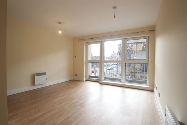  Image of 2 bedroom Flat to rent in Barrland Street Glasgow G41 at Pollokshields Glasgow Glasgow, G41 1RH