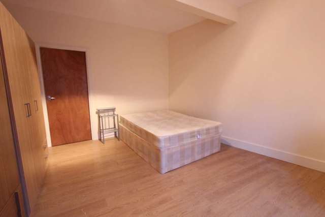  Image of 2 bedroom Flat to rent in Barrow Road London SW16 at Barrow Road Streatham London, SW16 5NF