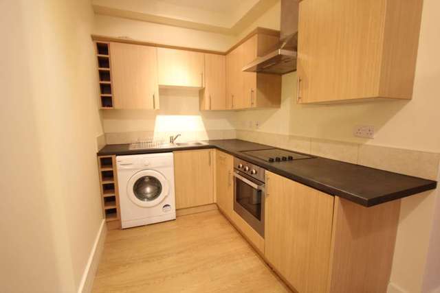  Image of 2 bedroom Flat to rent in Barrow Road London SW16 at Barrow Road Streatham London, SW16 5NF