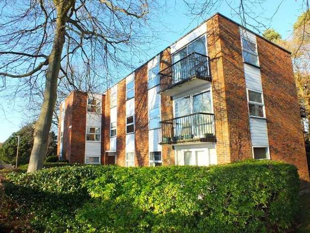  Image of 3 bedroom Flat to rent in Lingwood Close Chilworth Southampton SO16 at Lingwood Close  Southampton, SO16 7GF