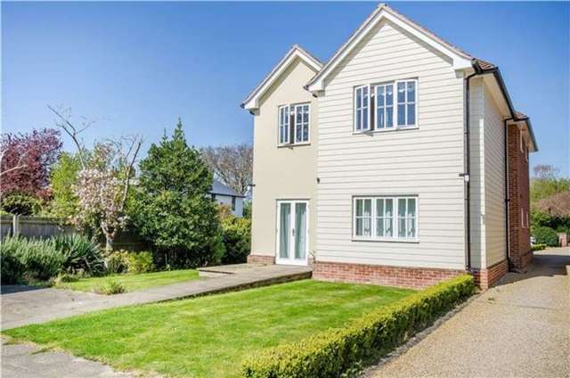  Image of 2 bedroom Apartment for sale in Hinton Way Great Shelford Cambridge CB22 at Great Shelford, CB22 5AD