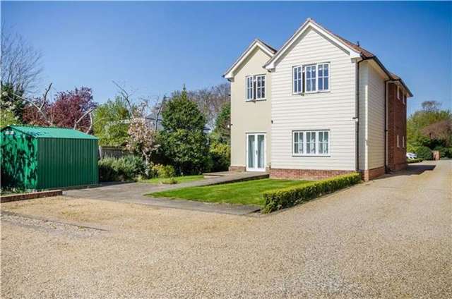  Image of 2 bedroom Apartment for sale in Hinton Way Great Shelford Cambridge CB22 at Great Shelford, CB22 5AD