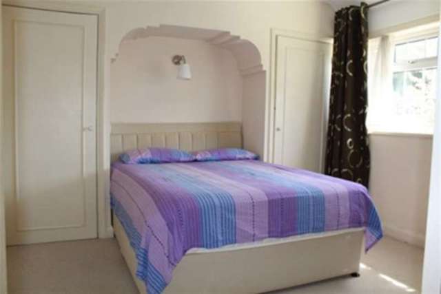  Image of 3 bedroom Detached house to rent in Beech Way Twickenham TW2 at Twickenham, TW2 5JT