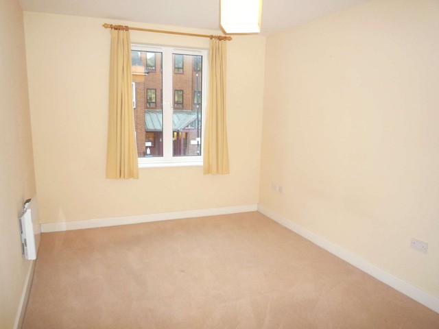  Image of 2 bedroom Flat to rent in London Road St. Albans AL1 at 25 London Road  St. Albans, AL1 1LB