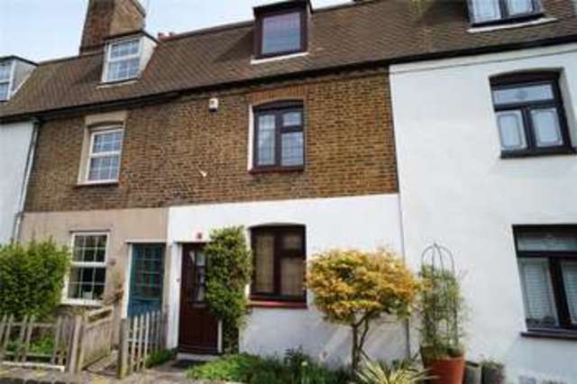  Image of 4 bedroom Terraced house for sale in Bentley Street Gravesend DA12 at Gravesend Kent  Gravesend, DA12 2DH