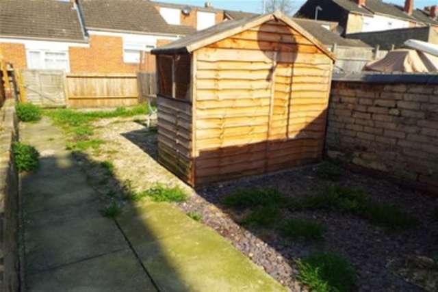  Image of 2 bedroom Property to rent in Berdmore Street Fenton Stoke-on-Trent ST4 at Stoke-On-Trent, ST4 3HB
