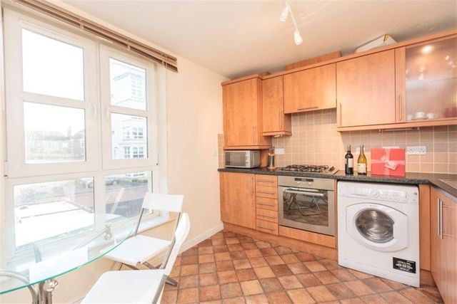  Image of 2 bedroom Flat to rent in Bethlehem Way Edinburgh EH7 at Lochend Edinburgh Edinburgh, EH7 6FB