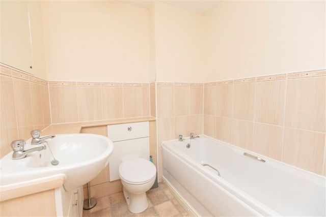  Image of 2 bedroom Flat to rent in Bethlehem Way Edinburgh EH7 at Lochend Edinburgh Edinburgh, EH7 6FB