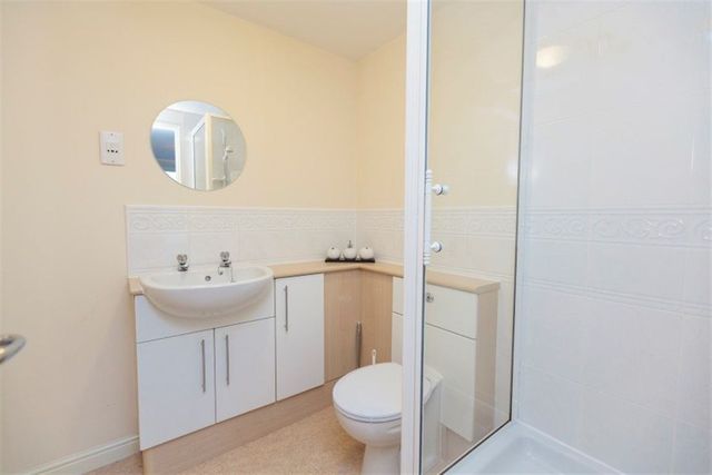  Image of 2 bedroom Flat to rent in Bethlehem Way Edinburgh EH7 at Lochend Edinburgh Edinburgh, EH7 6FB
