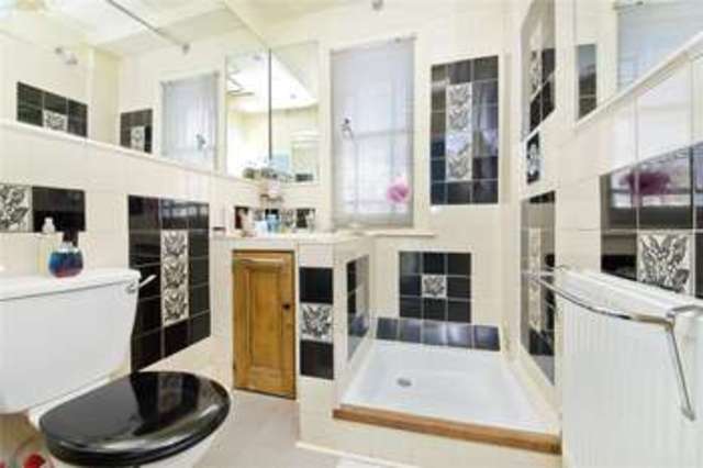  Image of 3 bedroom Terraced house for sale in Bingham Street London N1 at Canonbury London Balls Pond Road, N1 2QQ