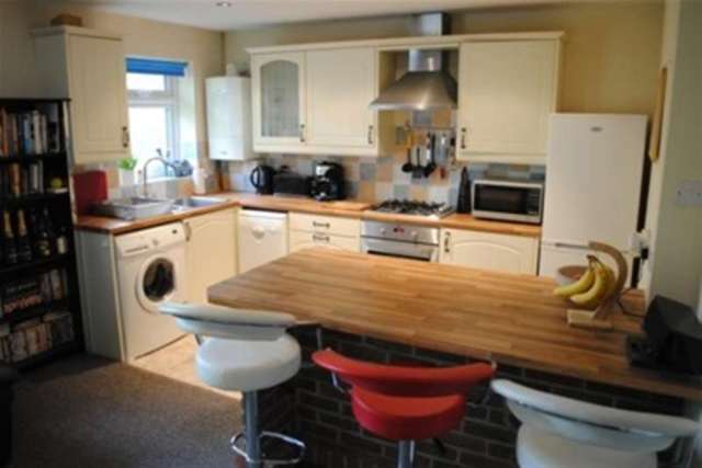  Image of 1 bedroom Flat to rent in Elder Road Bisley Woking GU24 at Woking, GU24 9SA