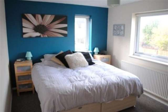  Image of 1 bedroom Flat to rent in Elder Road Bisley Woking GU24 at Woking, GU24 9SA