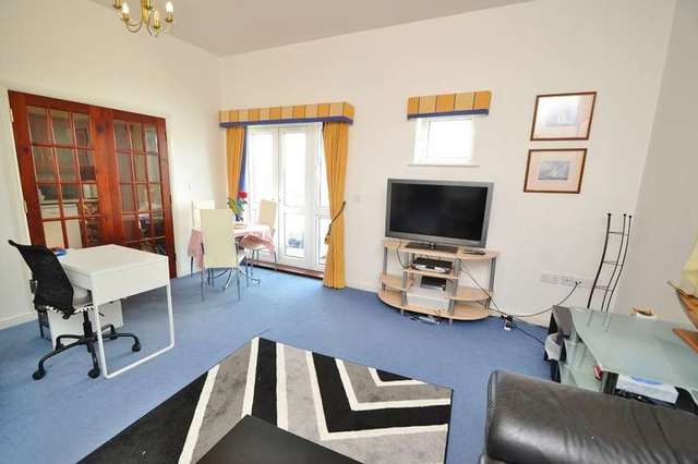  Image of 2 bedroom Flat for sale in Hawkeswood Road Southampton SO18 at Hawkeswood Road  Southampton, SO18 1QA