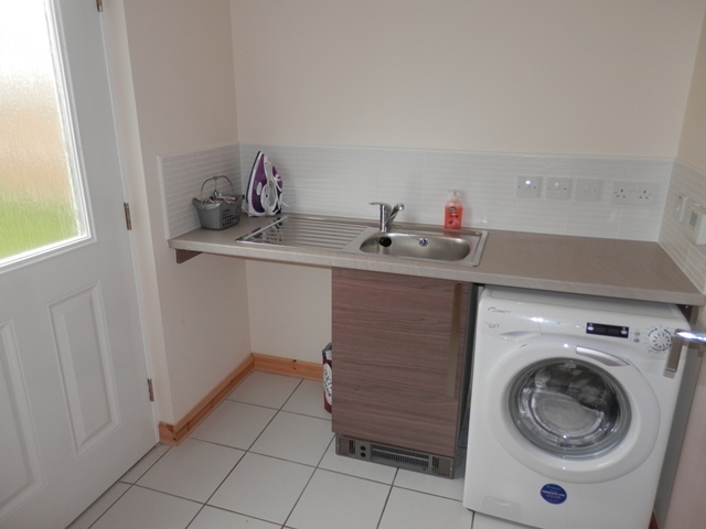  Image of 4 bedroom Detached house to rent in Black Devon Place Inchture Perth PH14 at Perthshire  Perthshire, PH14 9PB